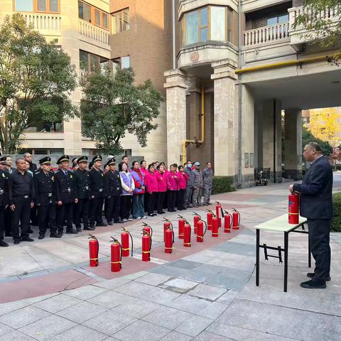 以“演”筑防，以“练”护航 ——大唐不夜城社区开展消防演练暨安全隐患排查活动