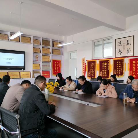 聚青年朝气 展课堂风采——姚村镇中心中学举办小学语文教学能手展示课活动