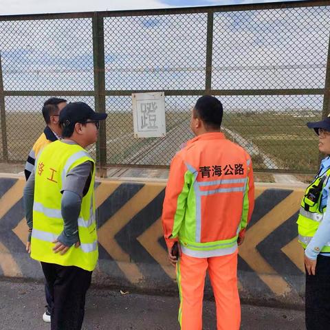 路地联合排查涉铁路段 ‍筑牢公铁安全防护屏障