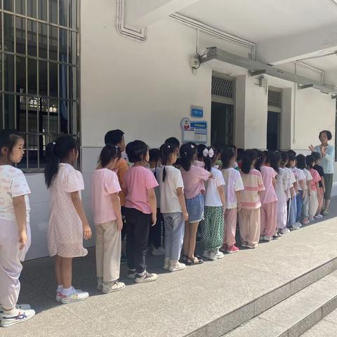 播种一种行为，收获一种习惯——记三道街小学一年级新生习惯培养教研活动