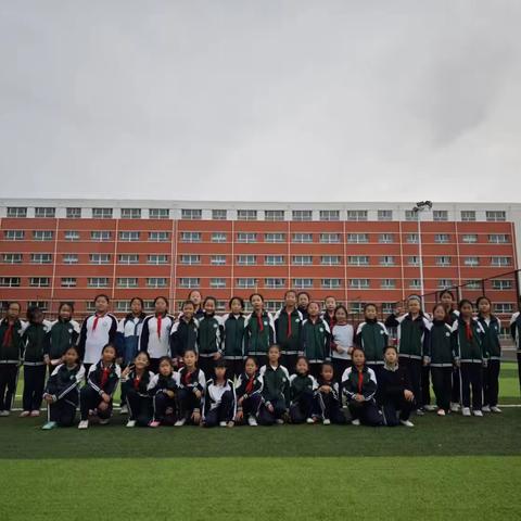 锡林浩特市第十四小学女足社团阶段总结