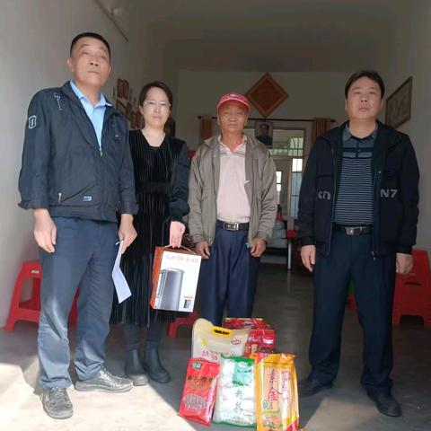年货传情，共迎新春——市资规局土地交易中心春节慰问纪实