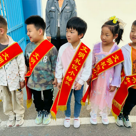 🌈元气满满的星期一❤️我们要与好朋友们玩耍🎉学习✊成长🌱让每一天都充满欢声笑语🤣