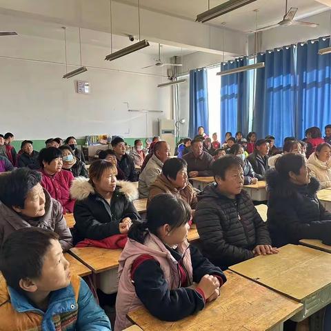 【全环境立德树人】茨头堡小学组织召开家长会