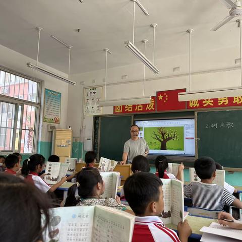 “浅秋清风醉人意，语文教研正当时”——韩集镇六二七小学开展语文教研活动