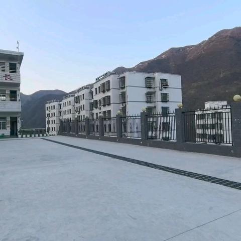 “博爱乐学 德才兼备”兰滩九年制学校第三周工作回眸