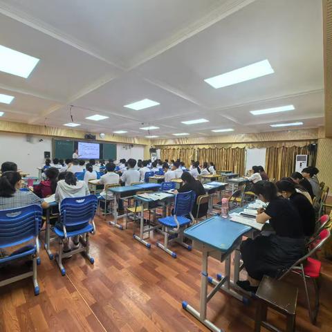 聚焦高三月考典型问题，备战高考读写教学策略 ——海口市基础教育教学科研课题《高中语文读写结合教学有效实施的策略研究》第一次小组集中学习讨论会记录