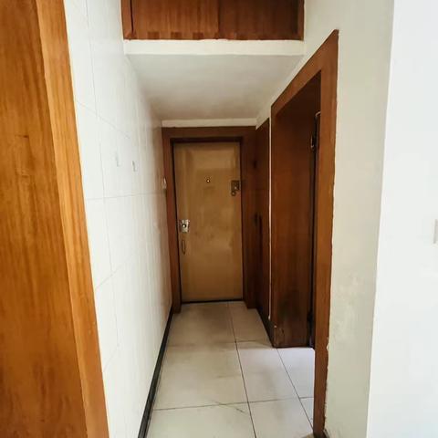 ❤️建行家属区，产权100，3/2/1，二楼，小区好停车，有门卫，报价25.8万☎️61197