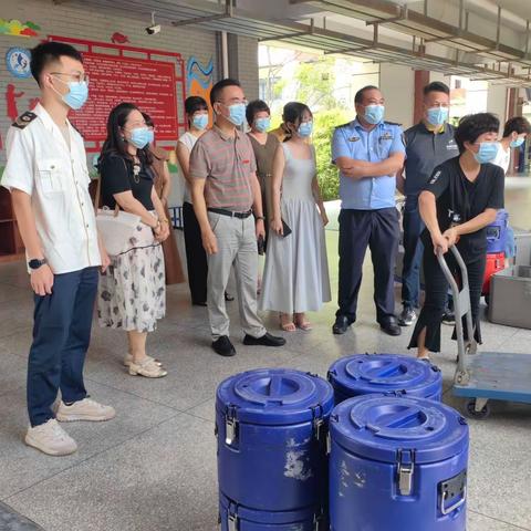 “食”刻坚守，“味”爱陪餐——龙海区月港中心小学食品安全管理“校园开放日”活动