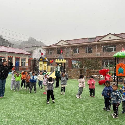 幼儿园的快乐生活——金色童年幼儿园一周回顾