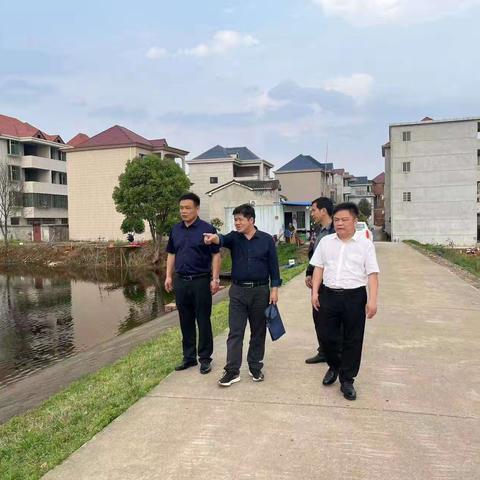 【龙山小学】巡查周边水域 排查安全隐患 ——龙山小学开展校园周边水域安全隐患排查活动