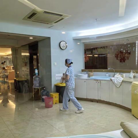 陈锦翌的满月温馨时刻