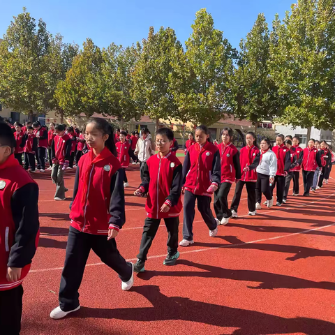 恒信外国语学校2024-2025学年第一学期六年级（4）班第九周学习生活纪实