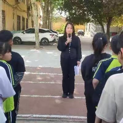 防踩踏筑安全——临清市潘庄镇联校中心小学防踩踏疏散演练