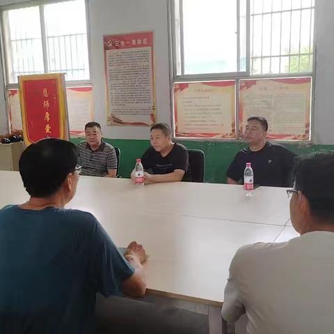 殷殷关怀情，礼赞育人花——柏城街道、翟庄社区领导到西平九中开展教师节慰问活动