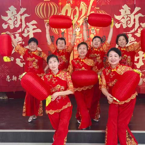 敖其镇“巾帼村晚”唱响振兴新声