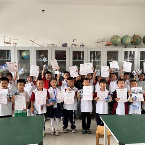 曙光学校机器人社团秋季班开课啦！