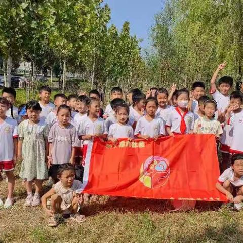 “关爱树木——予爱呵护，共同成长”——濮阳市绿城小学二（11）朝夕活力社团活动