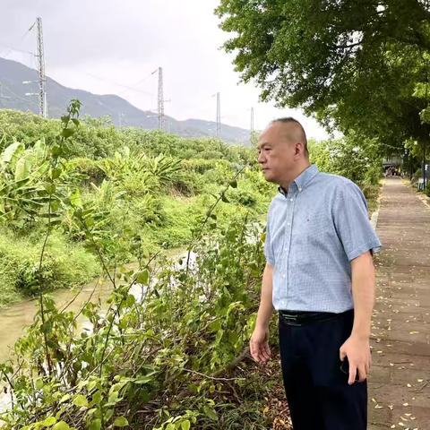 鼓山镇“河长日”开展巡河活动