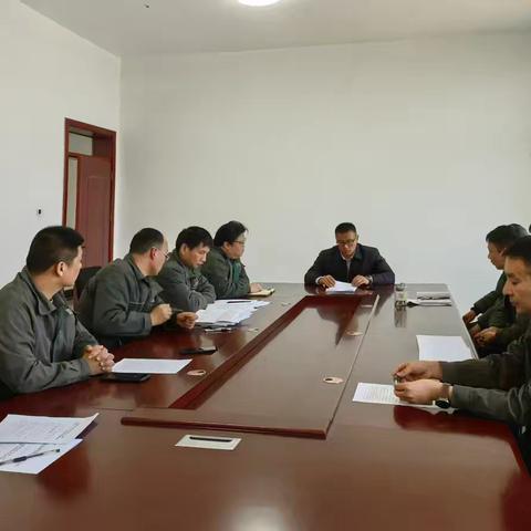 黄建伟到老城运维班参加“六个一”安全活动