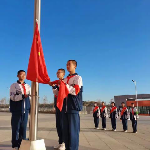 重阳话美德，值周展风采——乌鲁木齐第十三中学教育集团栋梁校区七年级(1)班值周风采