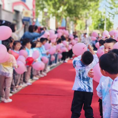 闪闪发光的“她” 长春市南关区第三幼儿园大四班 第十一周实况转播