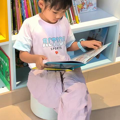 阅读，点亮智慧的灯塔