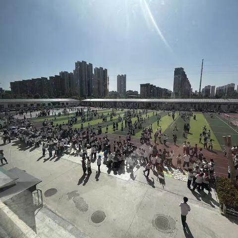 童享书海，趣味市集——濮阳县第四实验小学二、三年级乐淘淘书市活动