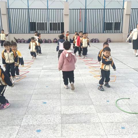 示范幼儿园翡翠湾园中四班第十三周活动掠影