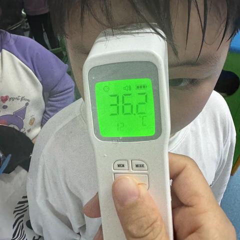 爱心幼儿园大大一班4月3日体温检测