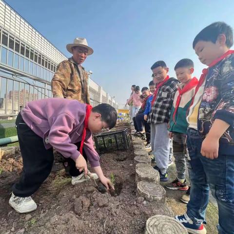 悠游研学教育实践基地“传承劳动精神，弘扬劳动文化”主题研学实践活动