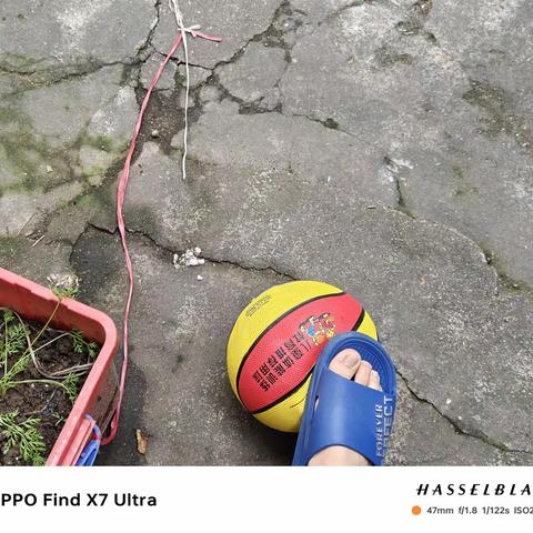 高三八班蒋俊隆足球射门