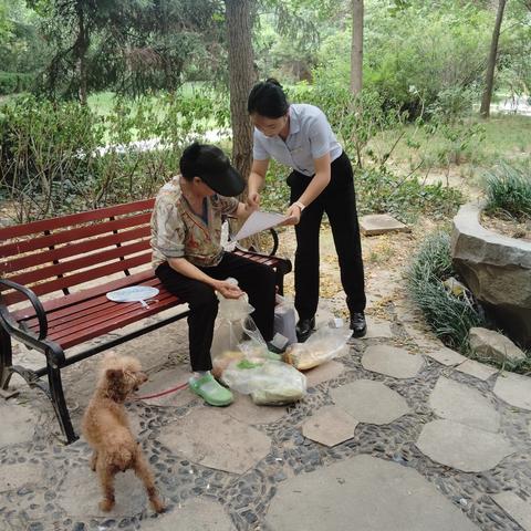 文明养犬 "宠"我做起 依规守礼 共护邻里 共建美好家园