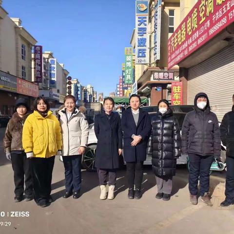 兵分两路齐出动 外拓营销不停歇——于洪陵北支行周六进驻汽配城进行现场营销