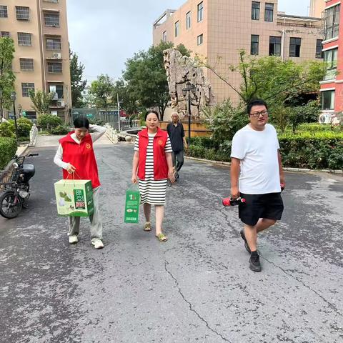 【情暖七一】金都社区开展走访慰问党员活动