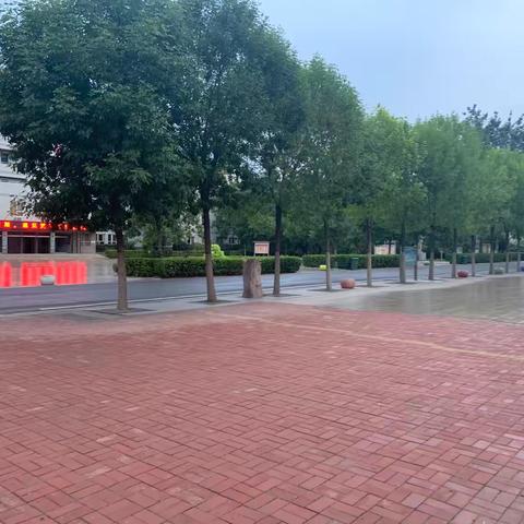 栉风沐雨少年行，春华秋实满庭芳