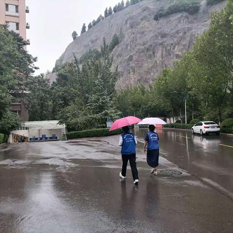 【姚筑未来 家和民安】汇隆社区进行雨期防汛巡查