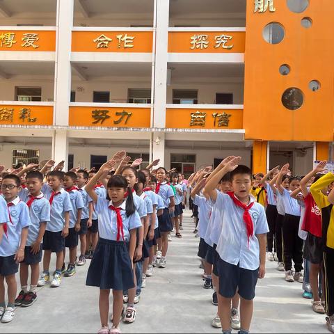 从“心”入手           用“行”规范 ——桂林市希望小学南洲校区                        狠抓学生常规训练