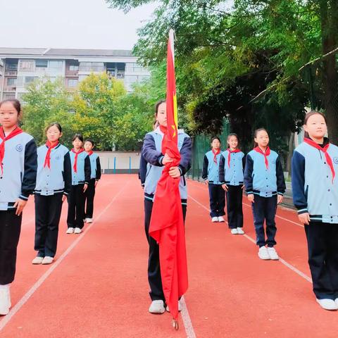 【国旗下课程】“学习抗美援朝精神，传承红色基因”——洛阳市龙城双语小学第六周升旗仪式