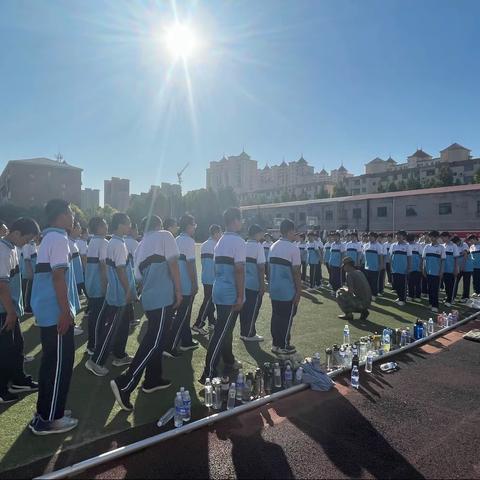 新乐实验学校七年级二班军训第四天