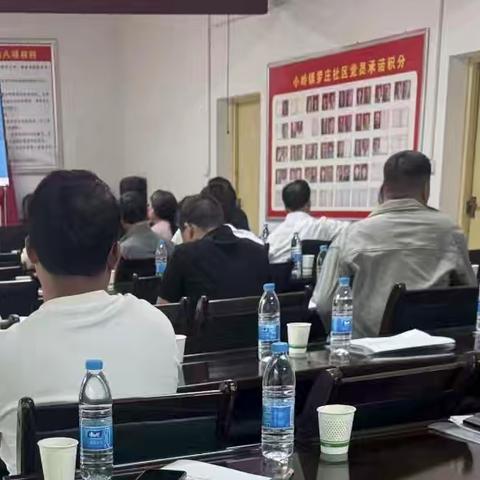 柞水农商银行小岭支行“金融知识小课堂”开进罗庄社区 筑牢反假货币“防火墙”