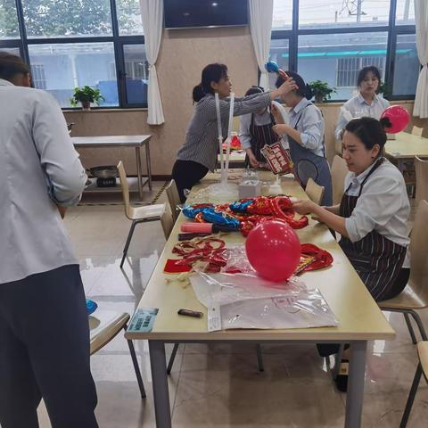 当中秋遇上国庆    守护万家灯火有我