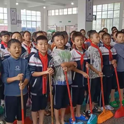 我劳动 我快乐 我光荣——记活水乡鲁依小学少先队建队日实践活动