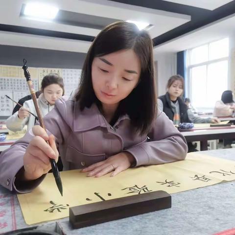 书法润童心  墨香飘校园——实验小学硬笔书法社团(一年级)