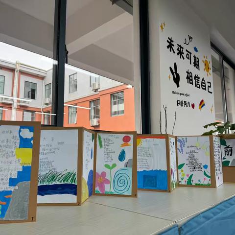 诗集：纸页间的潮汐与心跳