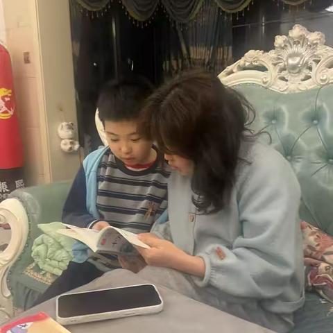 阅读浸润心灵，亲子共读在行动