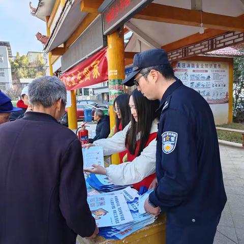 南霞乡开展“ 河长日”宣传活动