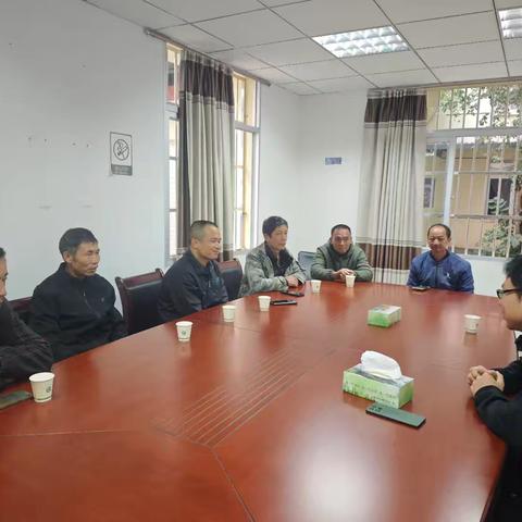 南霞乡河长办召开河道专管员培训会