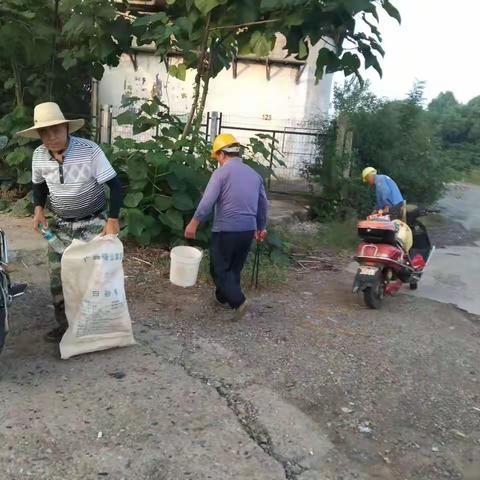 江北街道扎实推进中秋国庆双节期间铁路周边环境卫生整治工作