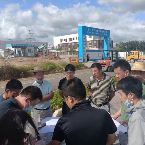 6月29日下午河长办柯志远专职副主任带领河长办，内厝镇，市政集团现场调度内厝污水处理厂补水项目。